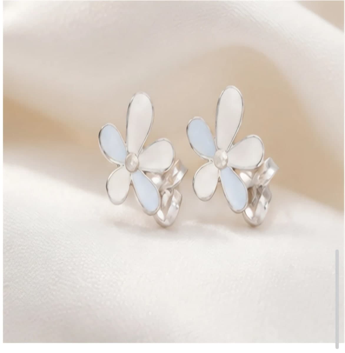 Flora earring Sterling Silver Stud Earring